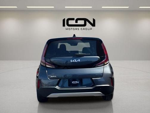 Gravity Gray 2023 Kia Soul LX