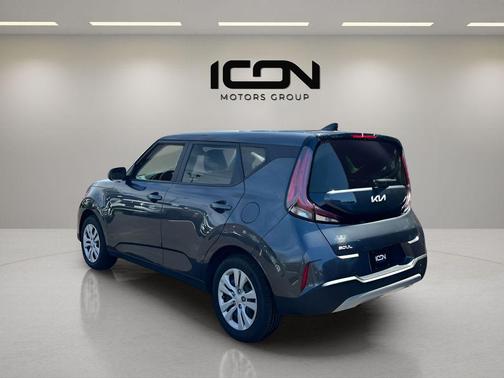 Gravity Gray 2023 Kia Soul LX