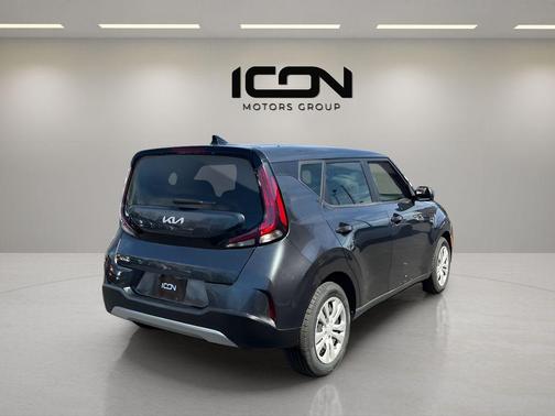 Gravity Gray 2023 Kia Soul LX