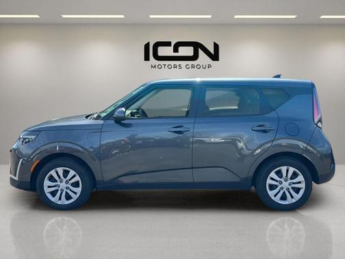 Gravity Gray 2023 Kia Soul LX