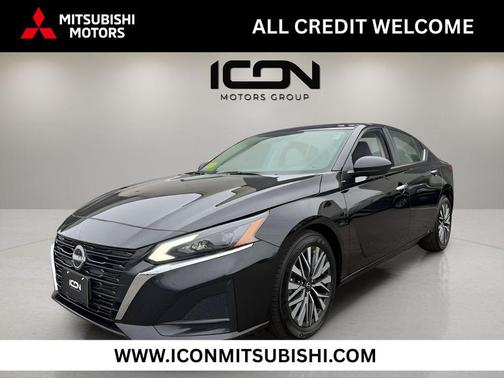 Super Black 2025 Nissan Altima 2.5 SV
