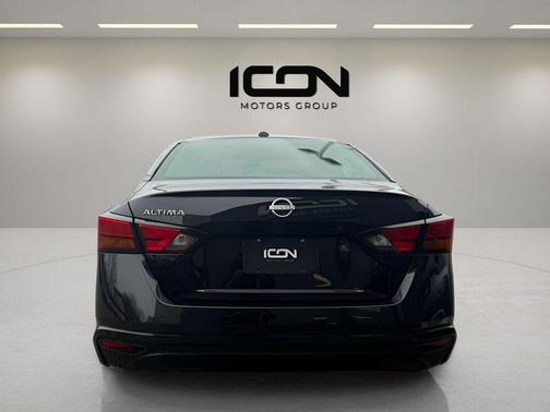 Super Black 2025 Nissan Altima 2.5 SV