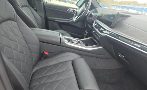 Black Sapphire Metallic 2026 BMW X5 xDrive40i