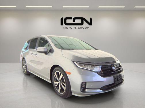Lunar Silver Metallic 2023 Honda Odyssey Touring