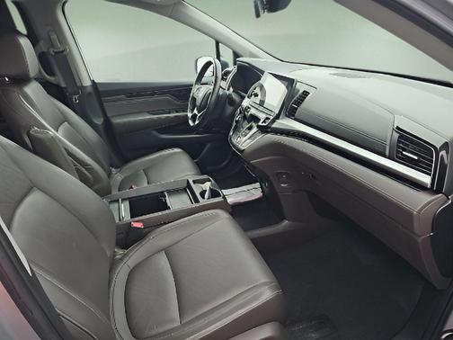 Lunar Silver Metallic 2023 Honda Odyssey Touring
