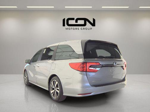 Lunar Silver Metallic 2023 Honda Odyssey Touring