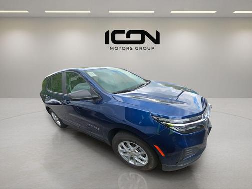 Blue Glow Metallic 2022 Chevrolet Equinox LS
