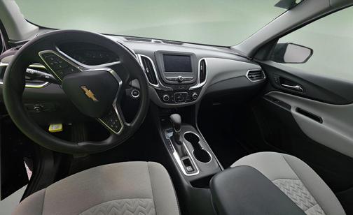 Blue Glow Metallic 2022 Chevrolet Equinox LS