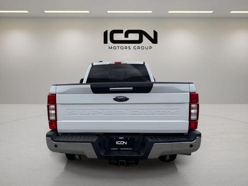 Oxford White 2022 Ford F-250 Lariat