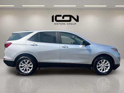 Silver Ice Metallic 2021 Chevrolet Equinox LS