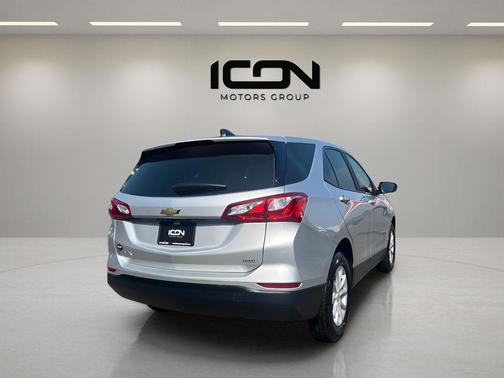 Silver Ice Metallic 2021 Chevrolet Equinox LS