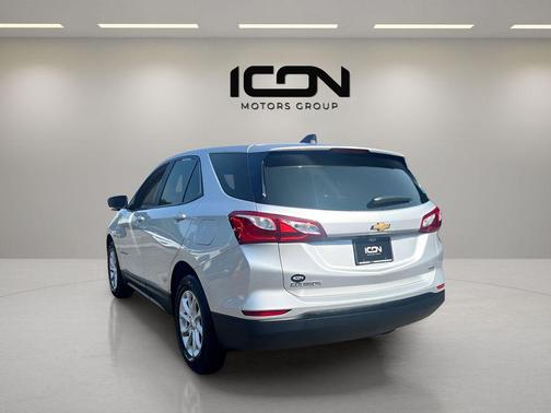 Silver Ice Metallic 2021 Chevrolet Equinox LS