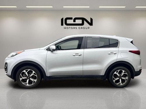 Sparkling Silver 2022 Kia Sportage LX