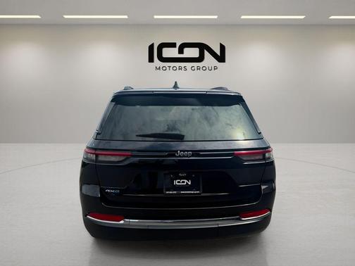 Diamond Black Crystal Pearlcoat 2024 Jeep Grand Cherokee 4xe Base