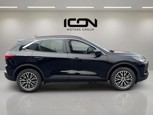 2024 Ford Escape PHEV SE