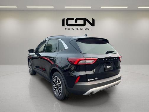 2024 Ford Escape PHEV SE