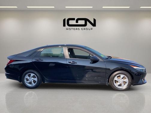 Phantom Black 2023 Hyundai ELANTRA SE