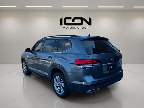 Platinum Gray Metallic 2021 Volkswagen Atlas 3.6L SE w/Technology