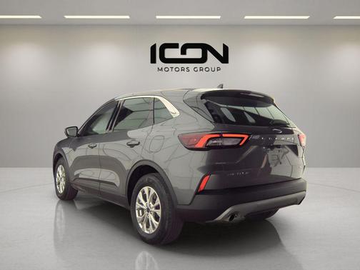Carbonized Gray Metallic 2023 Ford Escape Active