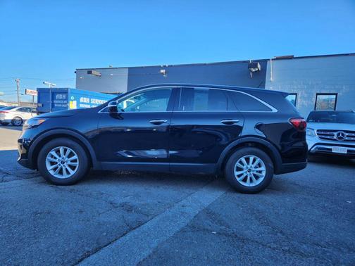 Ebony Black 2020 Kia Sorento LX