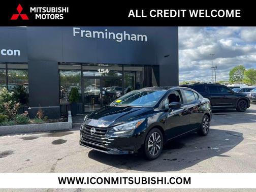Super Black 2025 Nissan Versa 1.6 SV