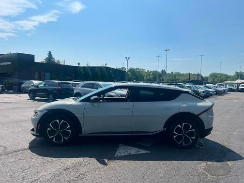 Glacier 2024 Kia EV6 Wind