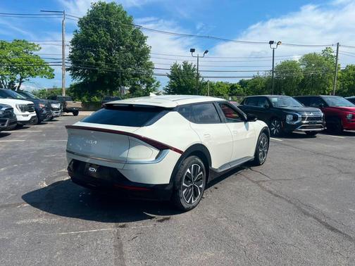 Glacier 2024 Kia EV6 Wind