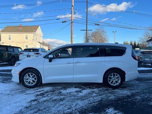 2023 Chrysler Pacifica Touring L