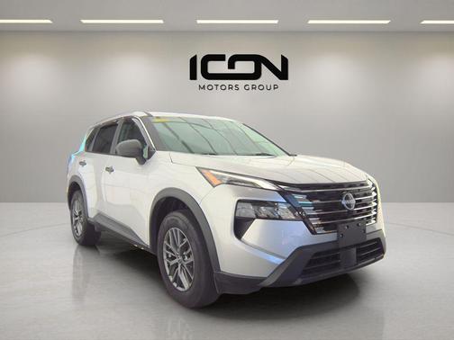 Brilliant Silver Metallic 2024 Nissan Rogue S