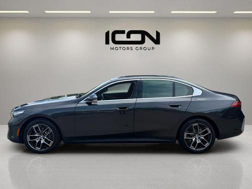 Dark Graphite Metallic 2026 BMW 530 xDrive