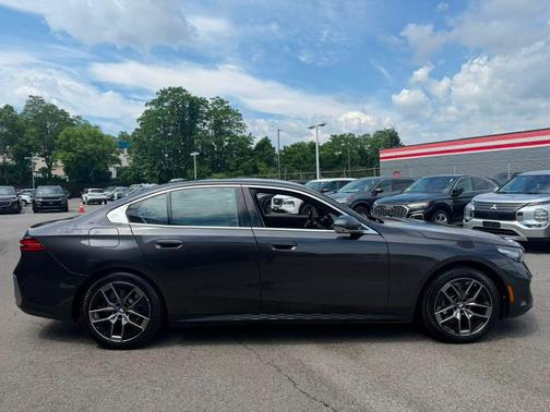 Dark Graphite Metallic 2026 BMW 530 xDrive