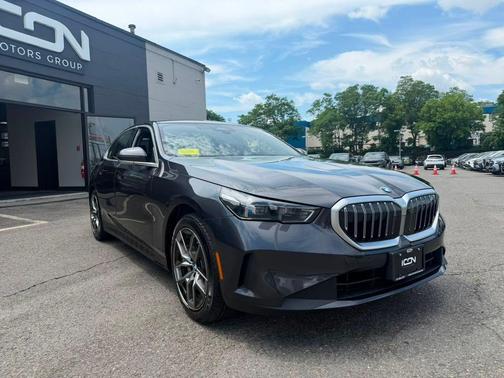 Dark Graphite Metallic 2026 BMW 530 xDrive