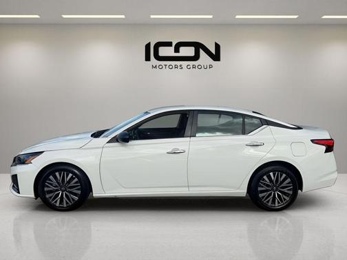 Glacier White 2025 Nissan Altima 2.5 SV
