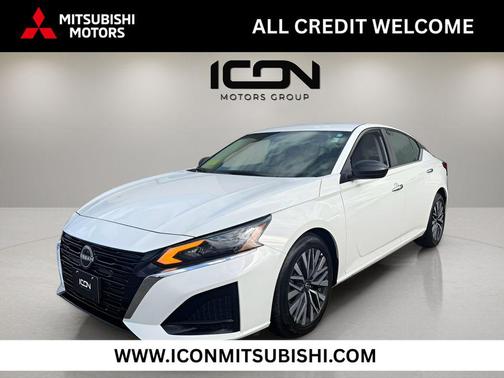 Glacier White 2025 Nissan Altima 2.5 SV