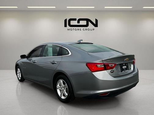 Sterling Gray Metallic 2023 Chevrolet Malibu FWD 1LT