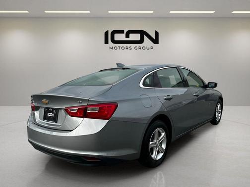 Sterling Gray Metallic 2023 Chevrolet Malibu FWD 1LT