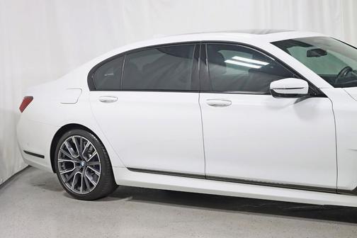 2022 BMW 750 i xDrive