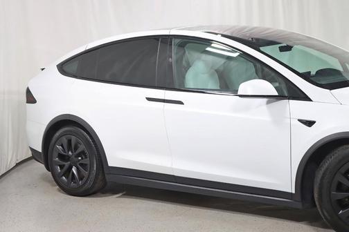 2023 Tesla Model X Standard Range-AWD-computer-4-20 Wheels