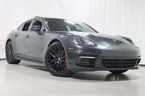 2017 Porsche Panamera 4S