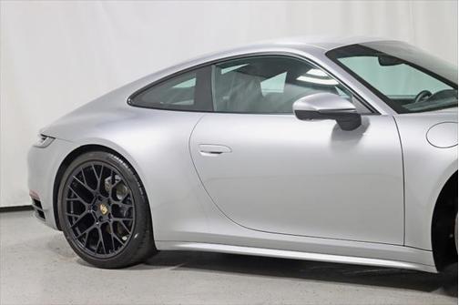 2022 Porsche 911 Carrera