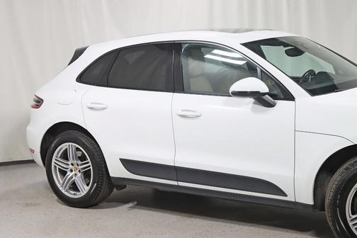 2017 Porsche Macan SUV