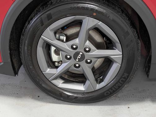Currant Red 2025 Kia K4 LXS
