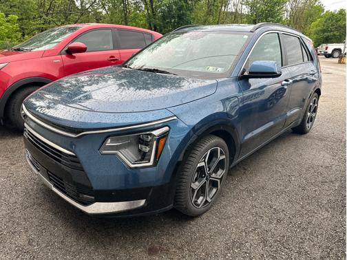 Mineral Blue 2023 Kia Niro Plug-In Hybrid SX Touring
