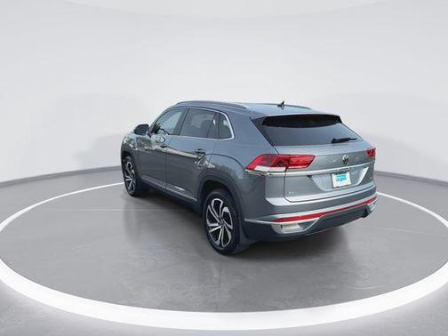 Platinum Gray Metallic 2022 Volkswagen Atlas Cross Sport 2.0T SEL