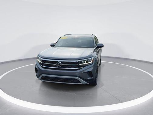 Platinum Gray Metallic 2022 Volkswagen Atlas Cross Sport 2.0T SEL