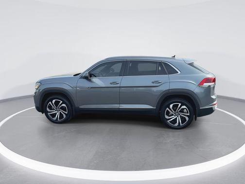 Platinum Gray Metallic 2022 Volkswagen Atlas Cross Sport 2.0T SEL