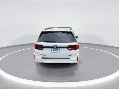 Platinum White Pearl 2026 Honda Odyssey Sport-L