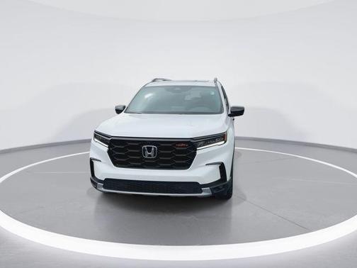 Platinum White Pearl 2025 Honda Pilot TrailSport