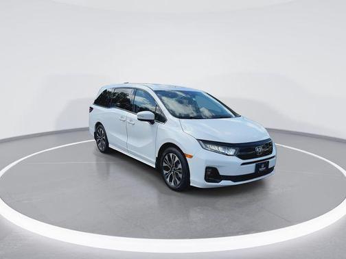Platinum White Pearl 2026 Honda Odyssey Elite