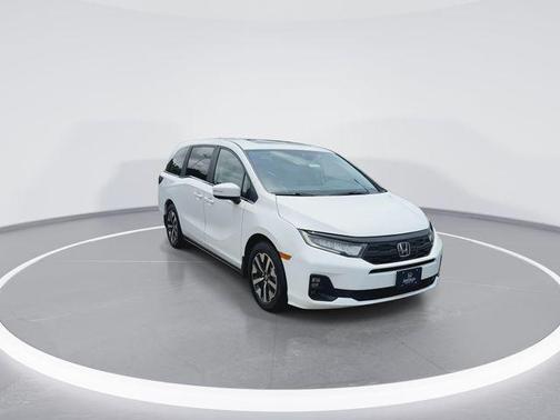Platinum White Pearl 2026 Honda Odyssey EX-L